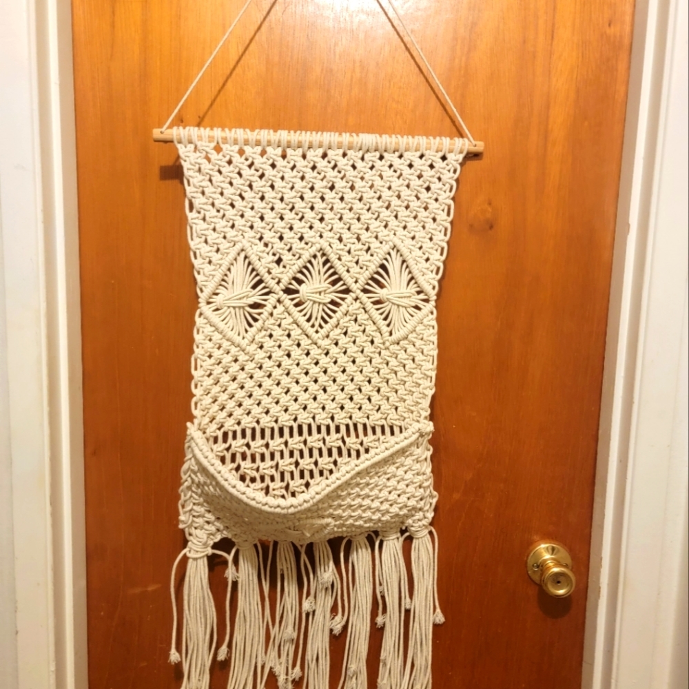 Macrame hanger